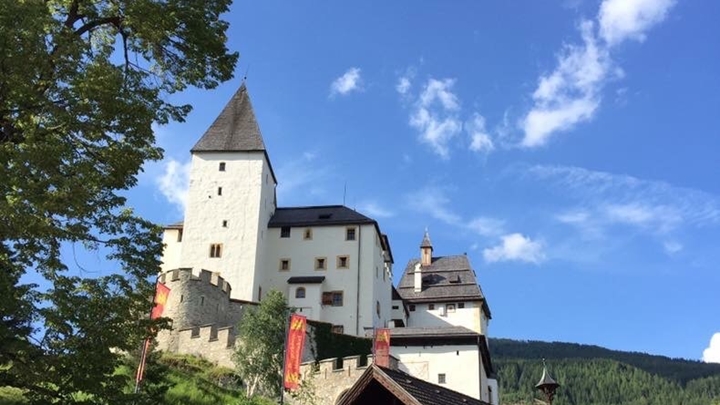 zomer-kasteel-burcht-mauterndorf-lungau-oostenrijk